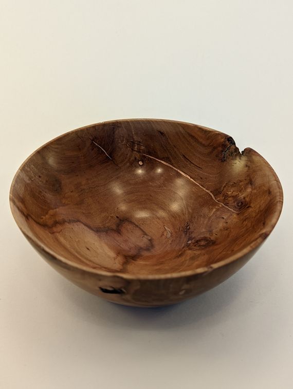 Bowl from apple wood and copper inlay